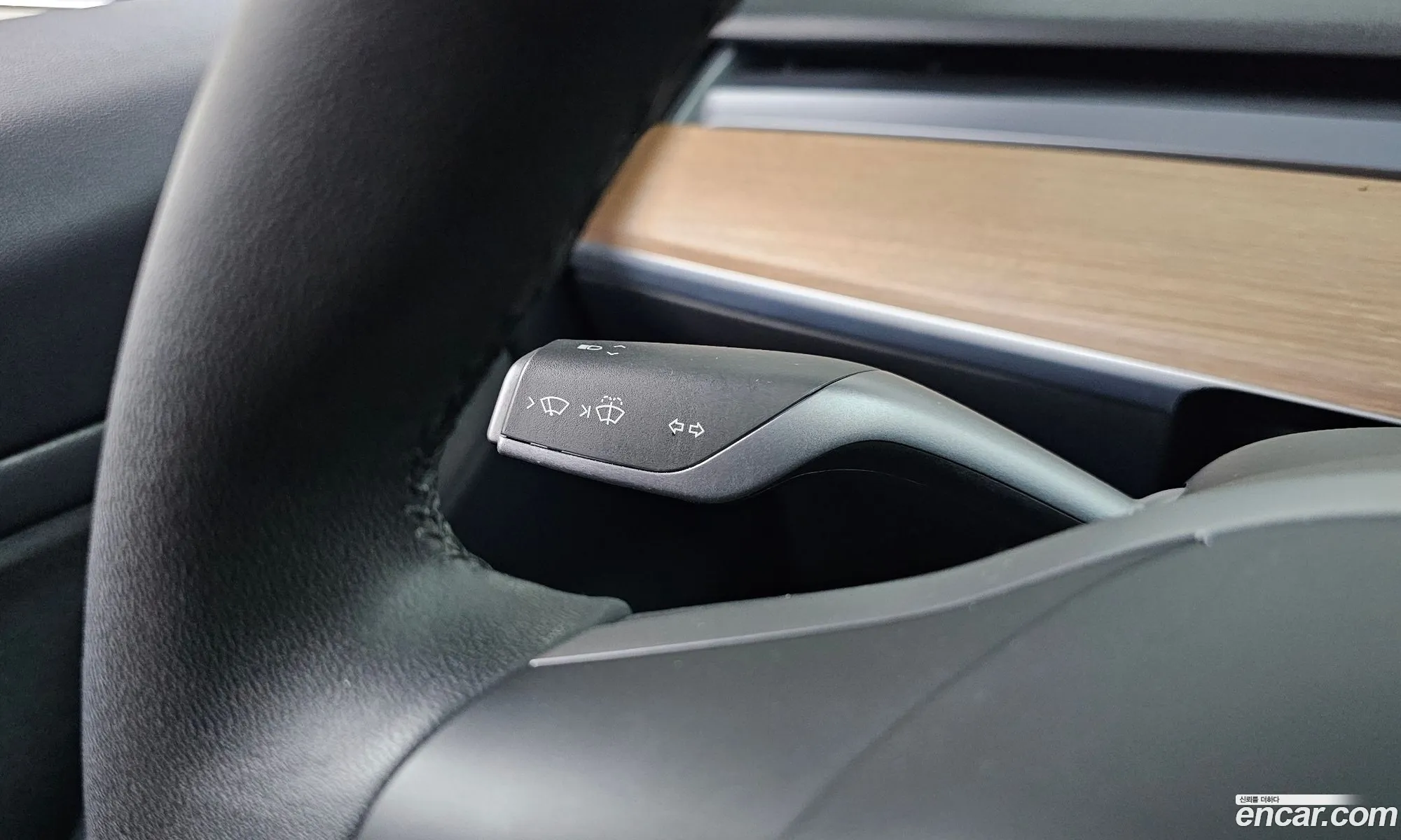 Tesla Model 3 2019 5YJ3E1EAXLF584595 — 17
