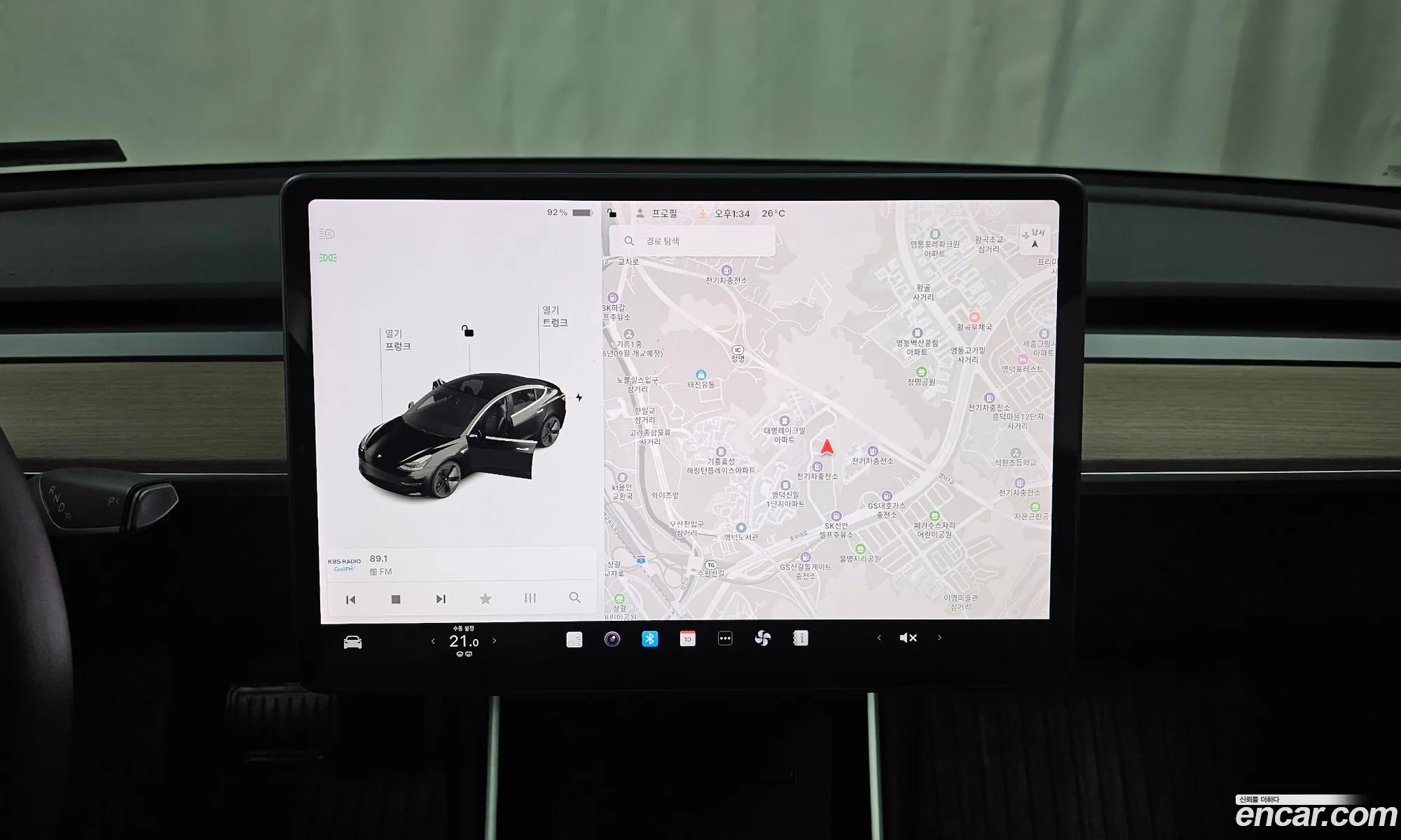 Tesla Model 3 2019 5YJ3E1EAXLF584595 — 21