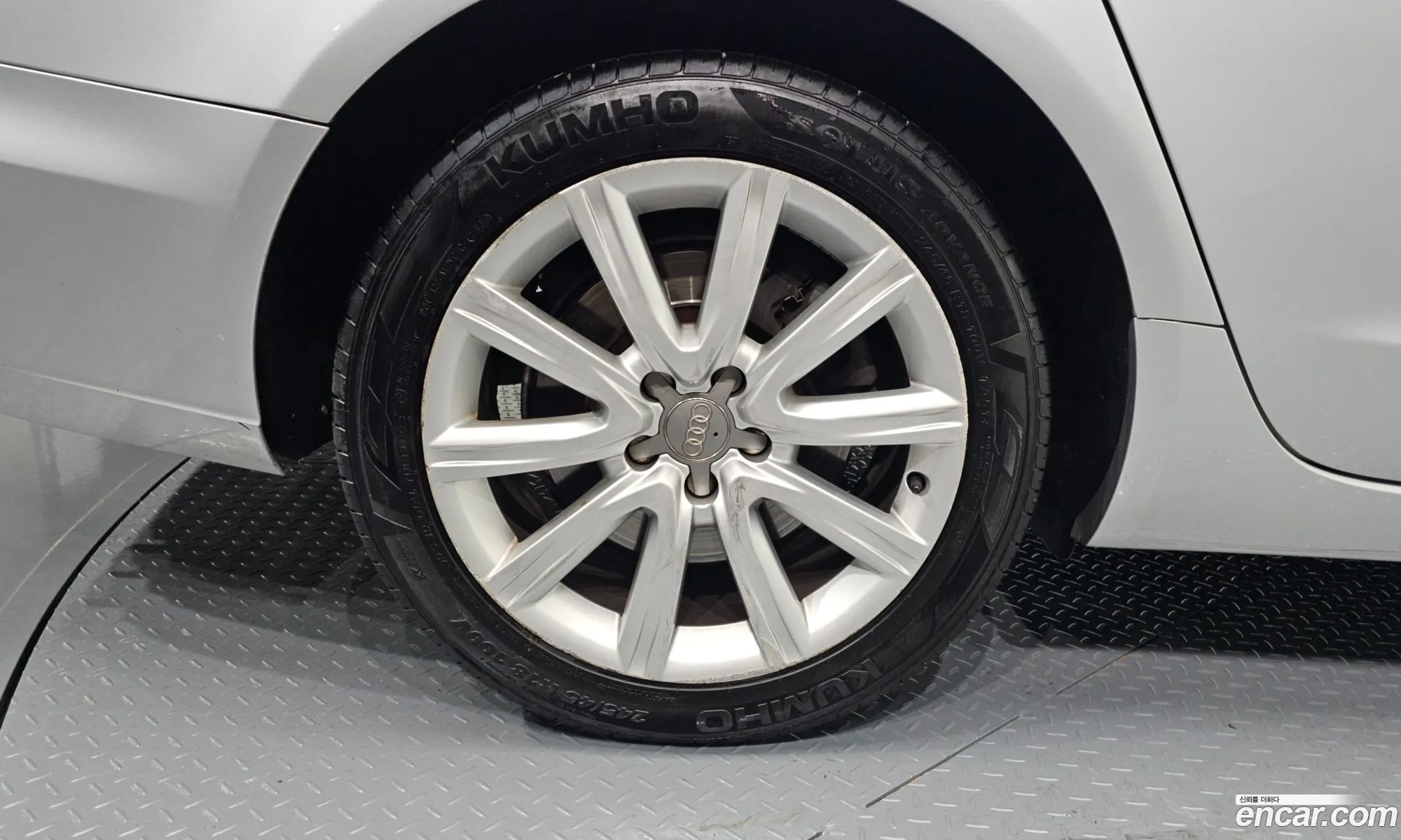 Audi A6 2014 — 28