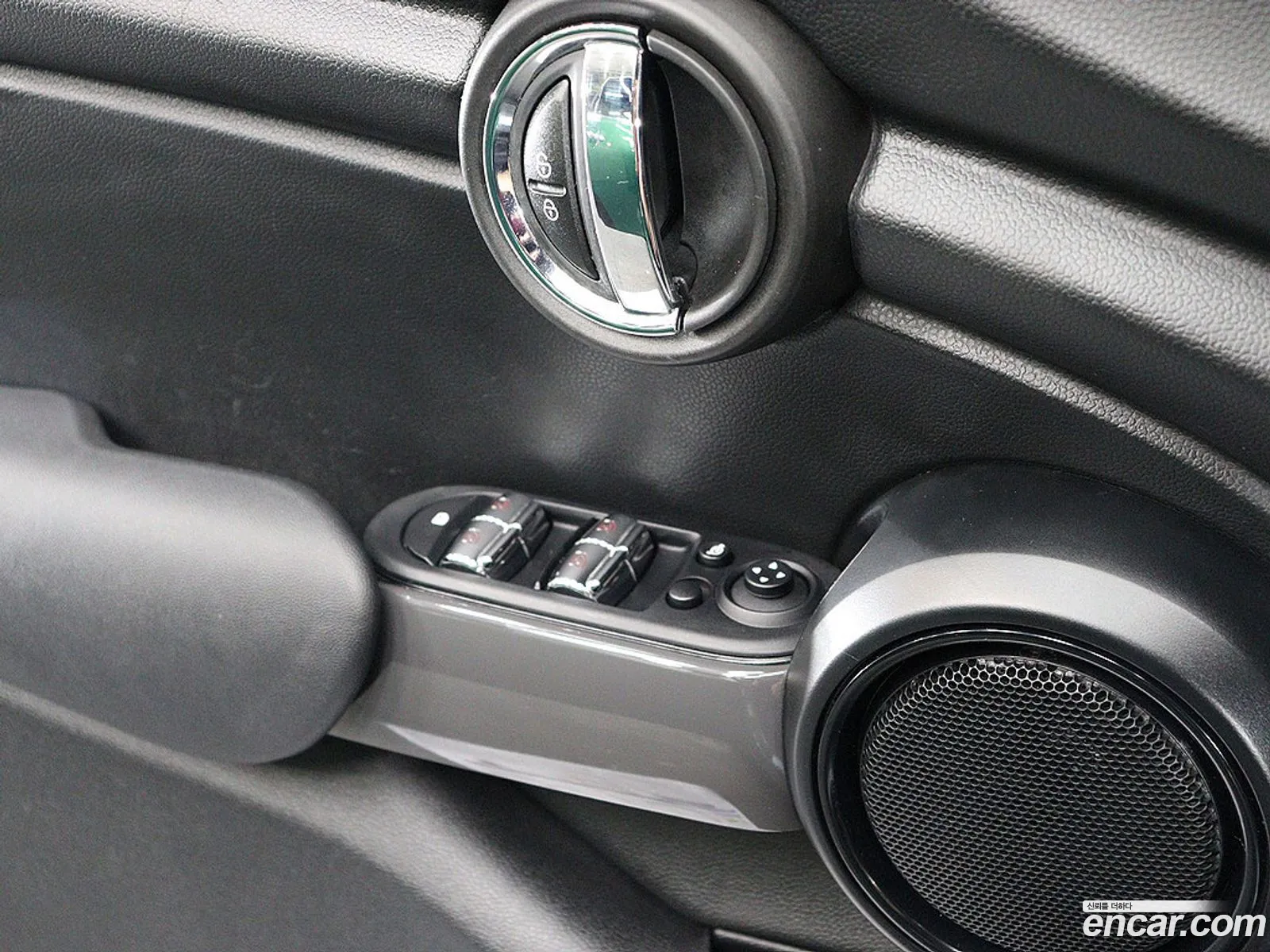 Mini Cooper 2020 — 17