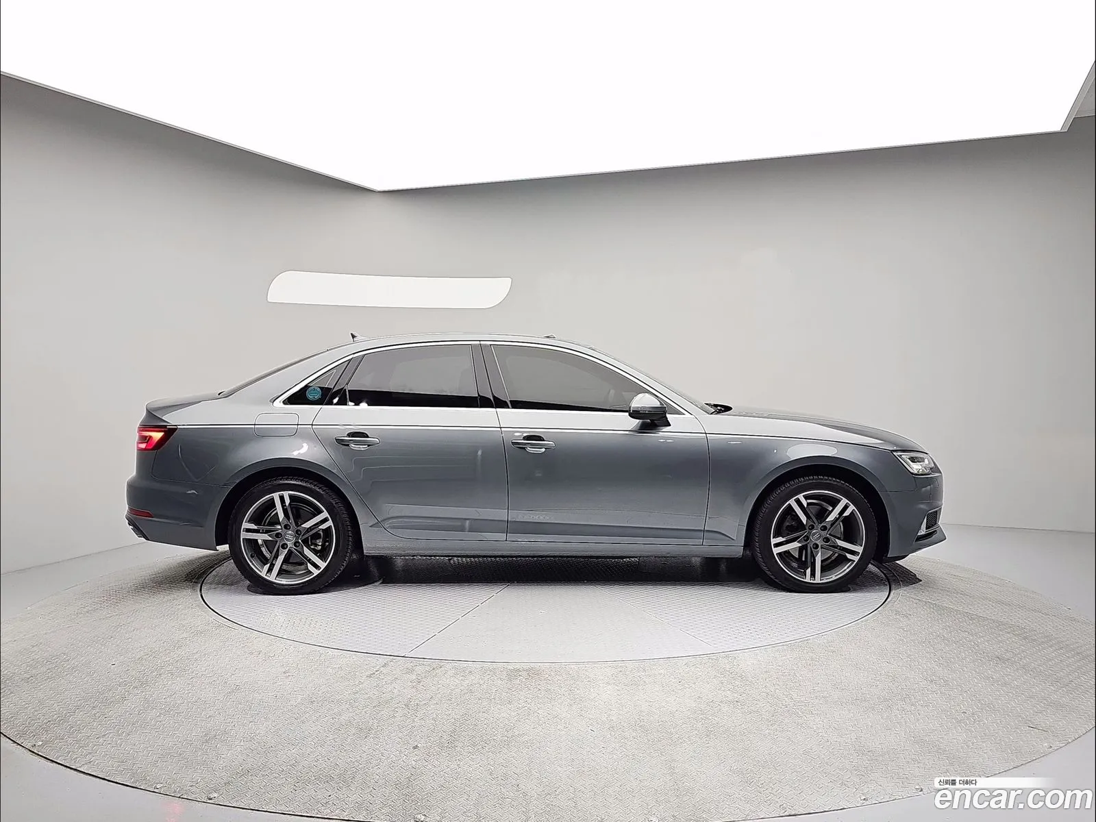 Audi A4 2019 — 10