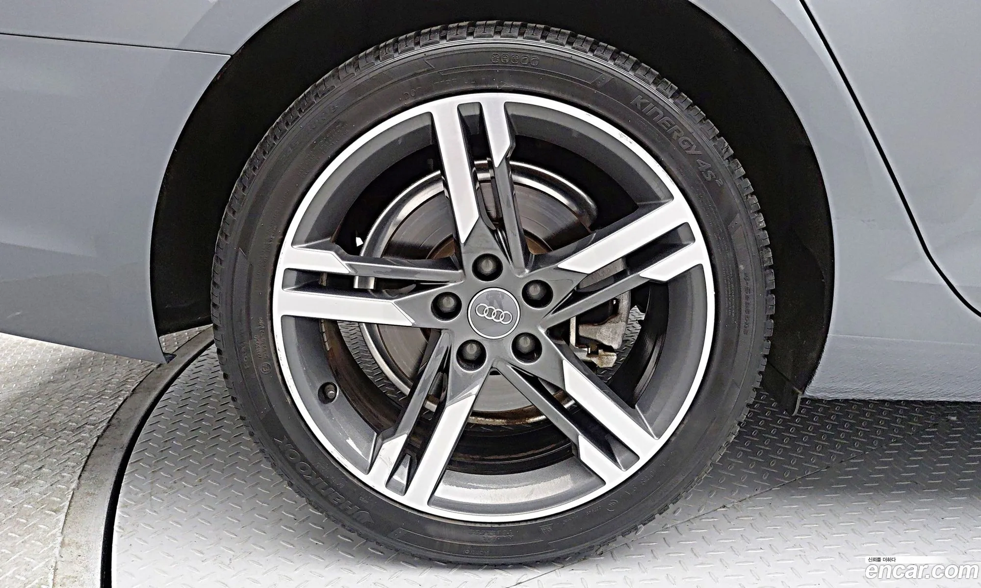 Audi A4 2019 — 13