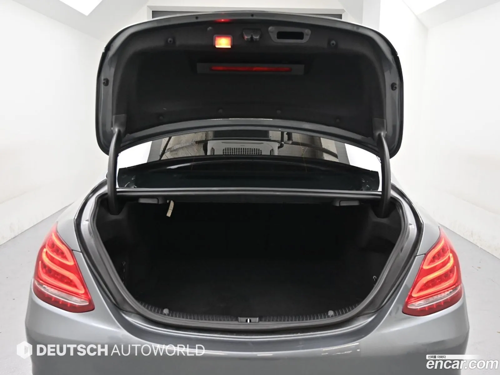 Mercedes-Benz C-Class W205 2017 — 15