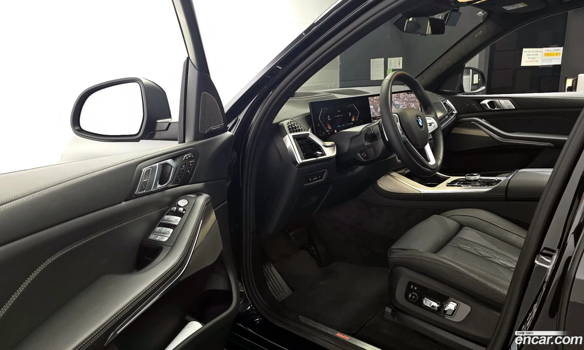 BMW X7 2025 WBA21EM04S9089967 — 30