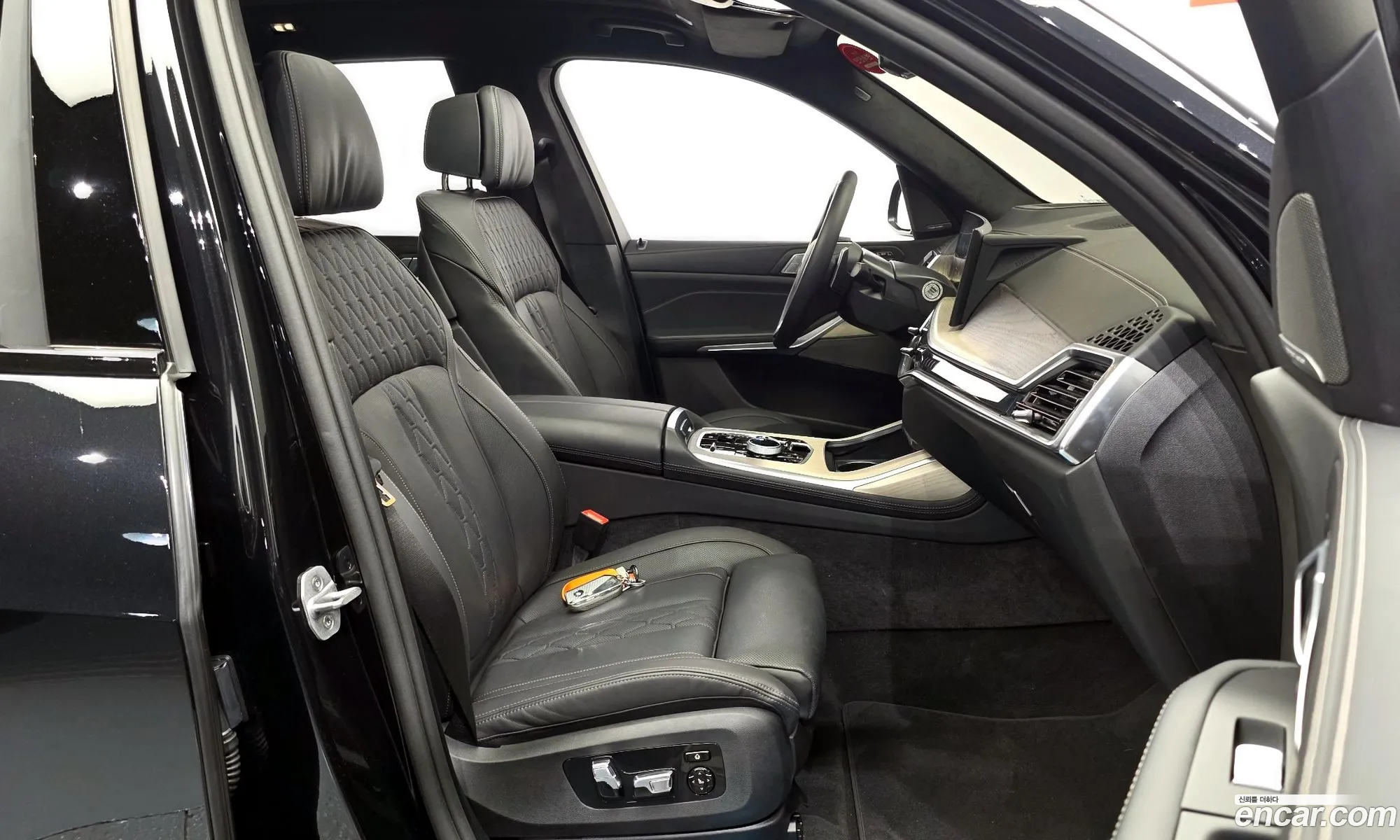 BMW X7 2025 WBA21EM04S9089967 — 25