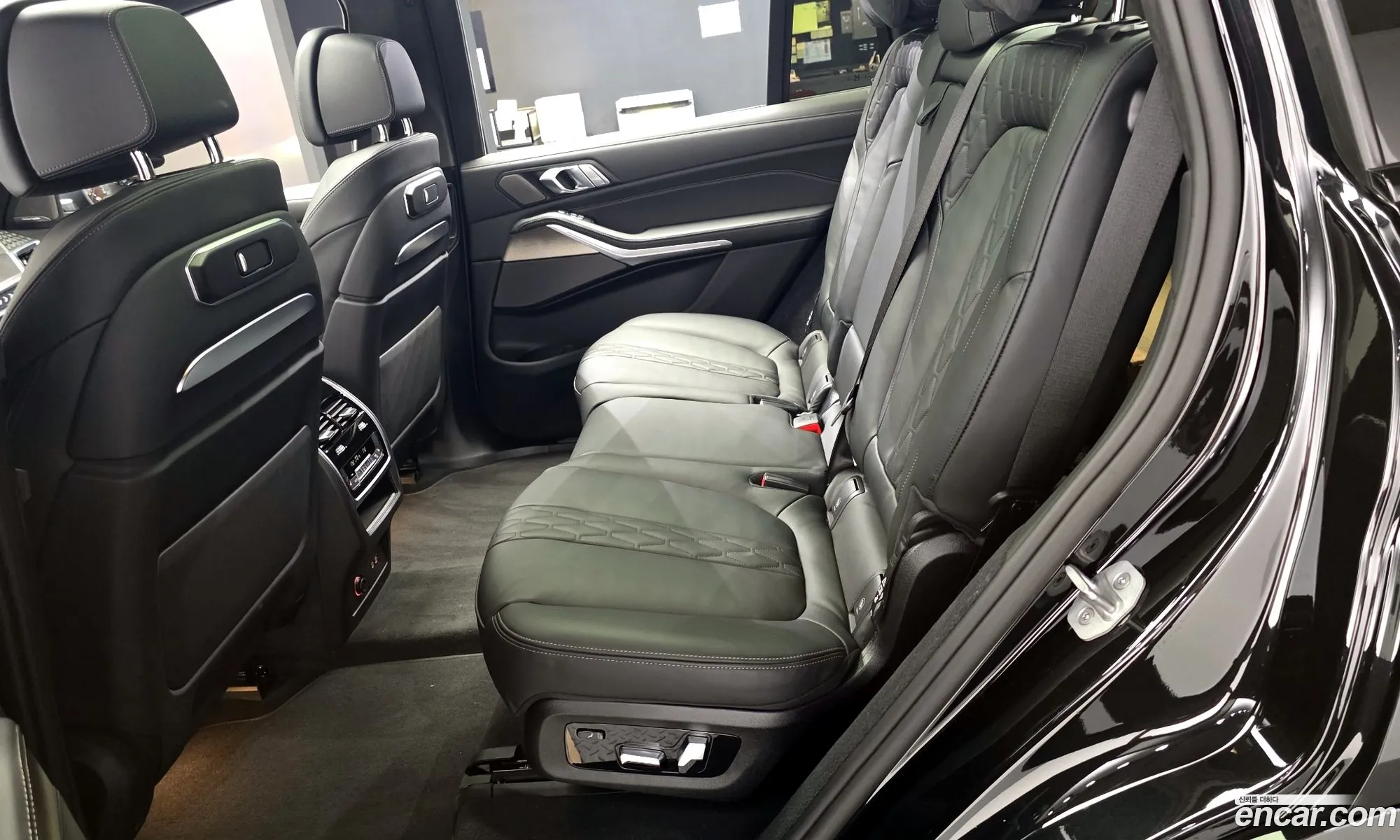 BMW X7 2025 WBA21EM04S9089967 — 21