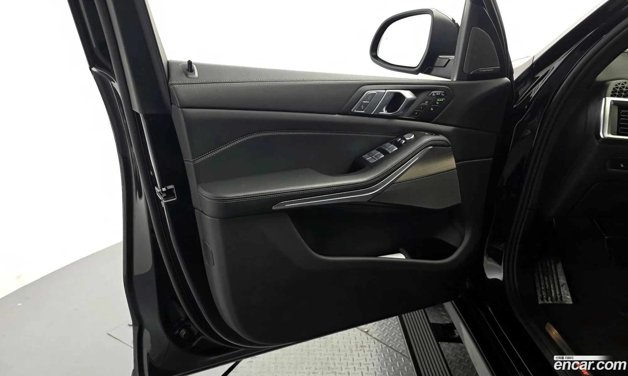 BMW X7 2025 WBA21EM04S9089967 — 7