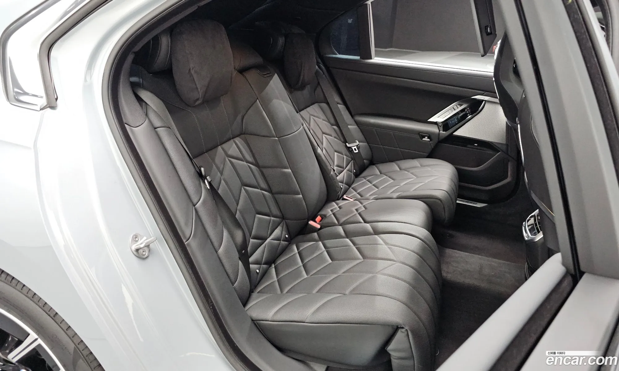 BMW 7 Series 2025 — 30