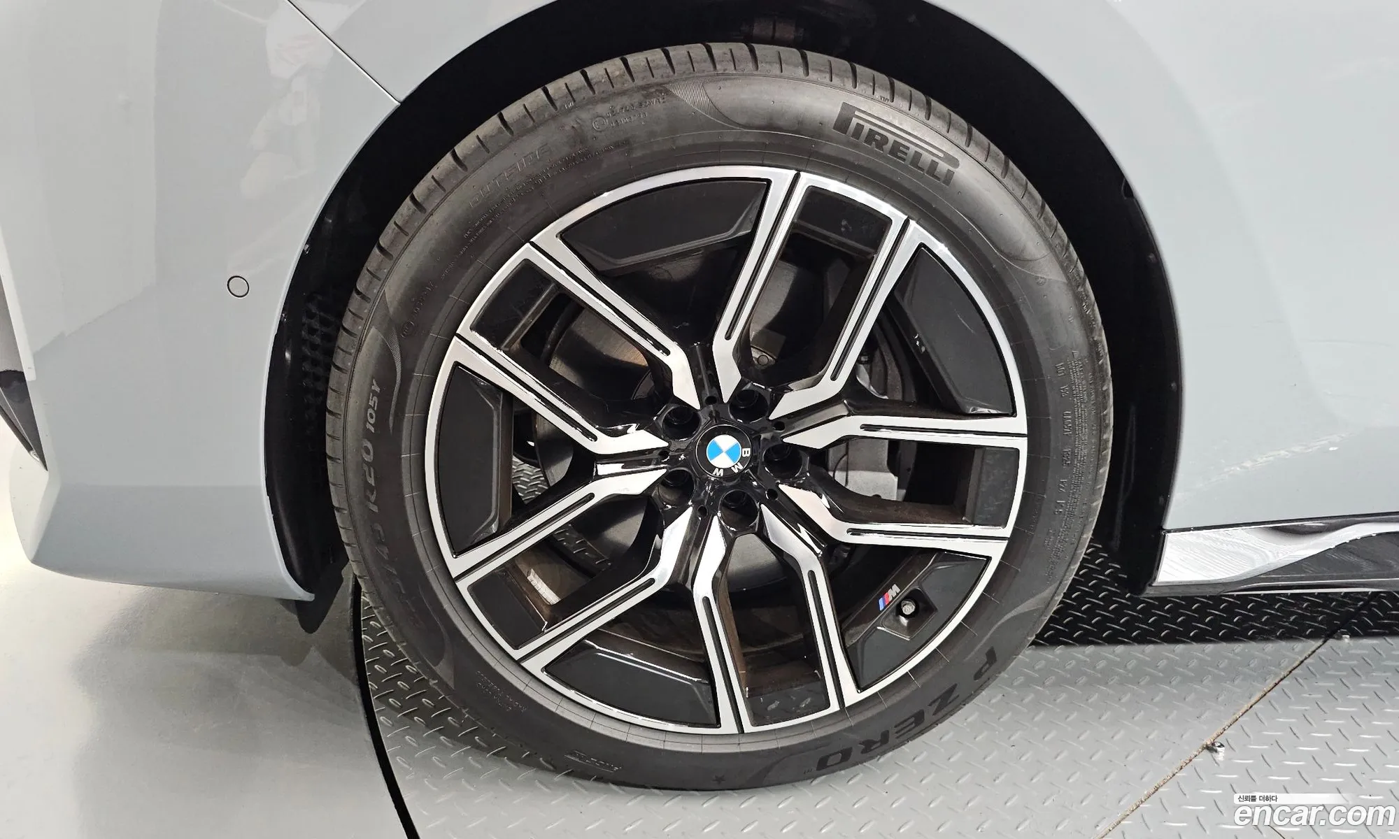BMW 7 Series 2025 — 13