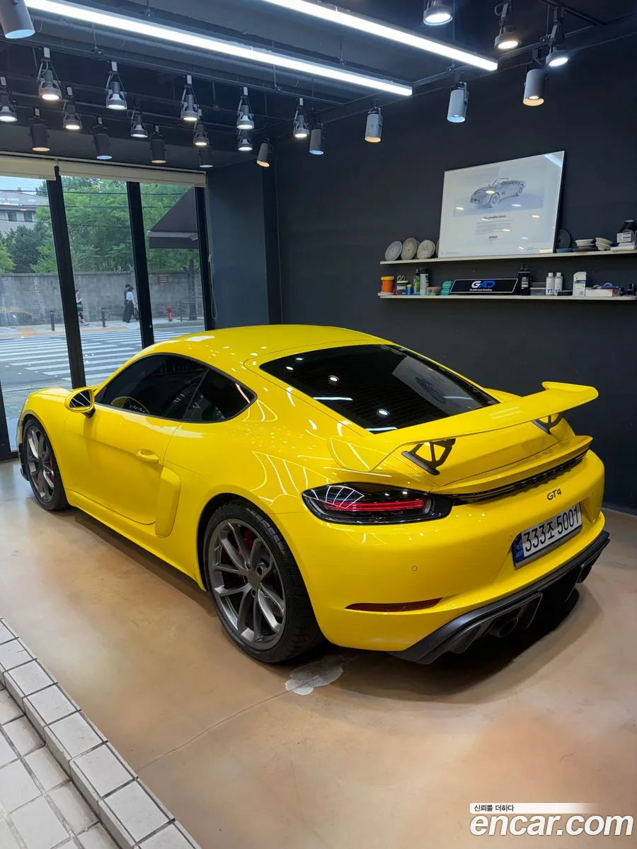 Porsche 718 Cayman