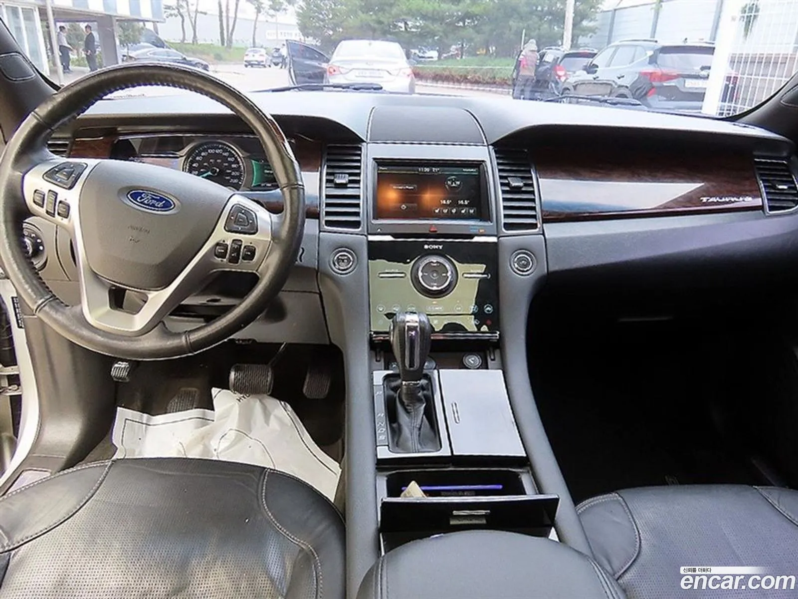 Ford Taurus 2015 — 20