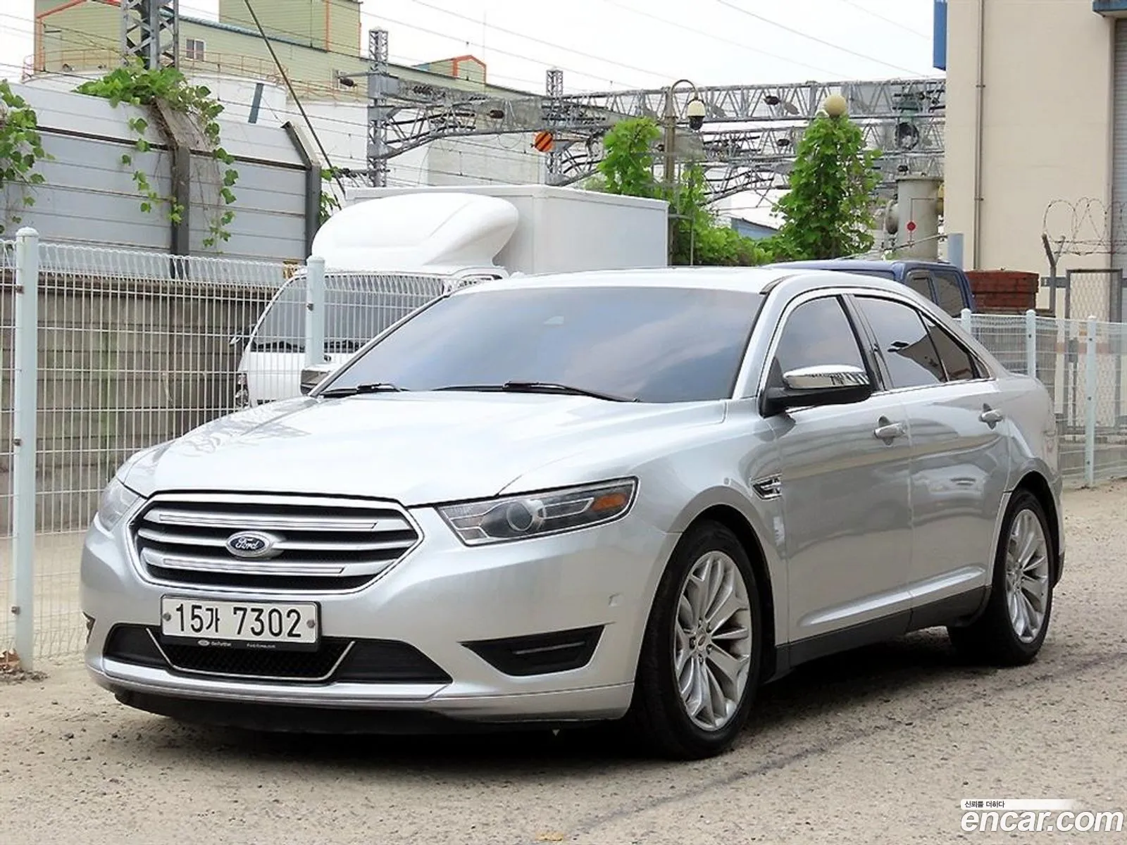 Ford Taurus 2015 — 14