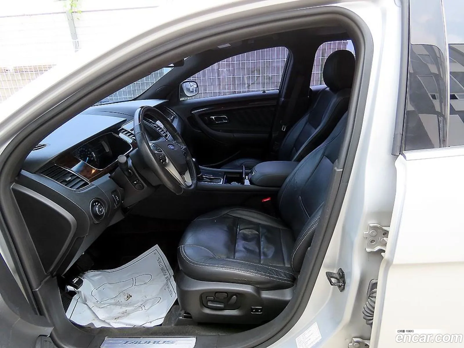 Ford Taurus 2015 — 12