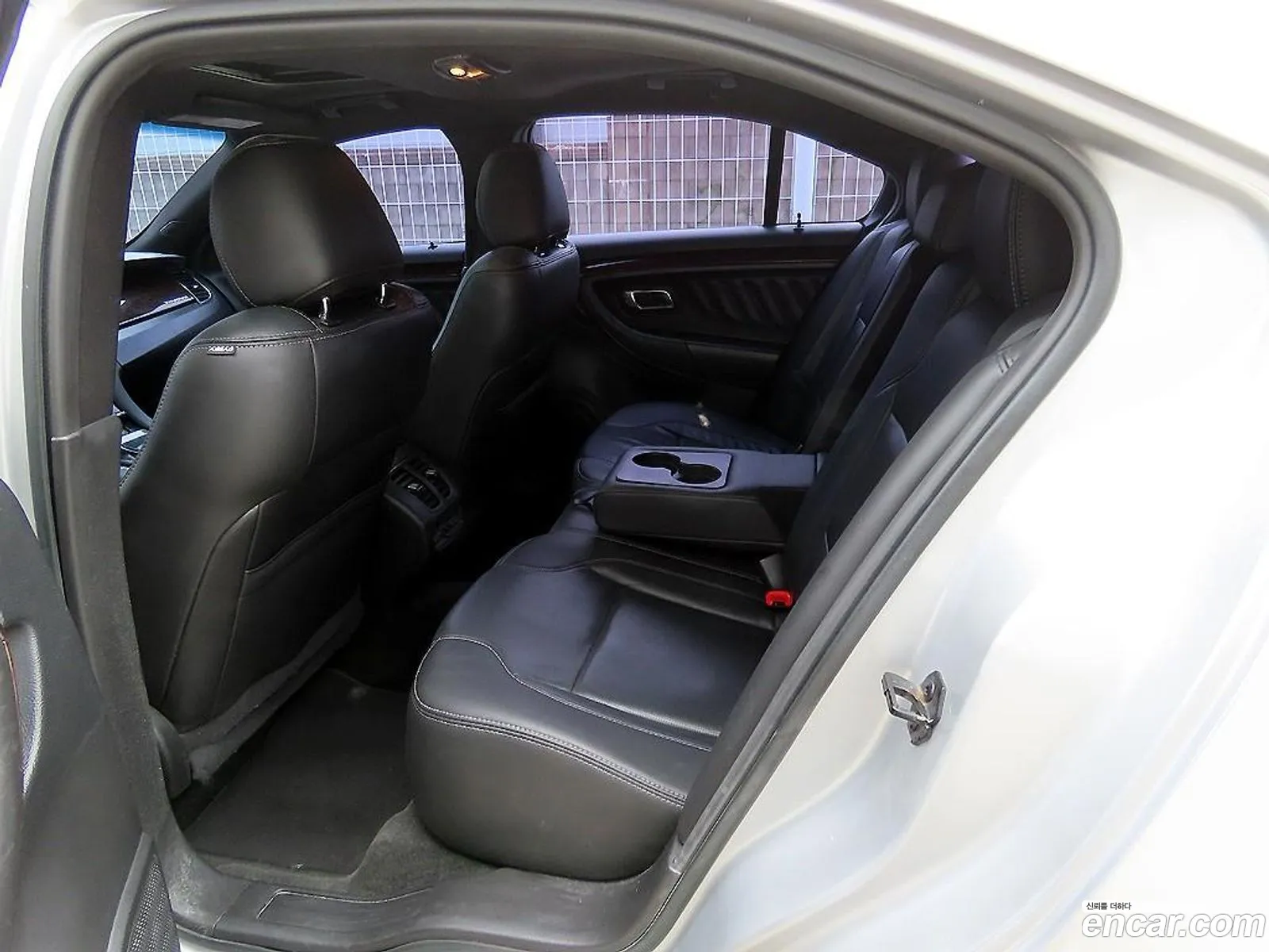 Ford Taurus