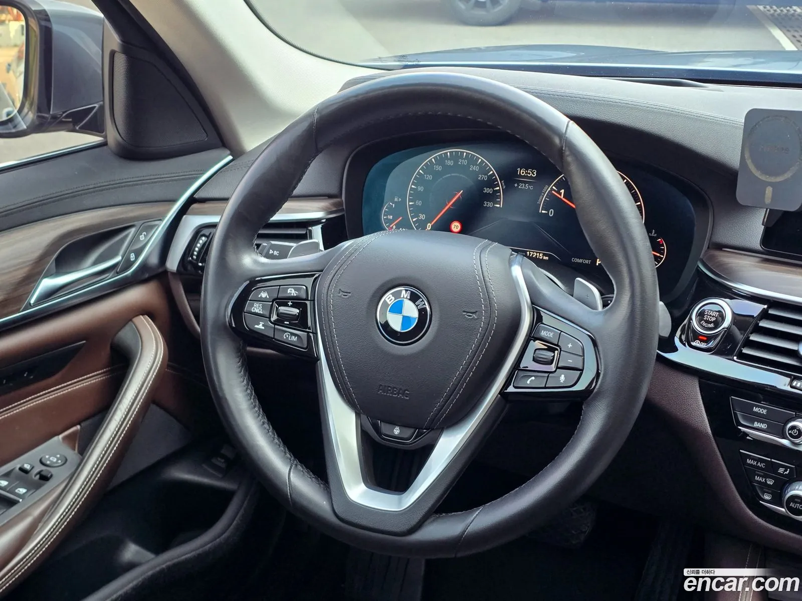 BMW 5 Series 2019 — 10