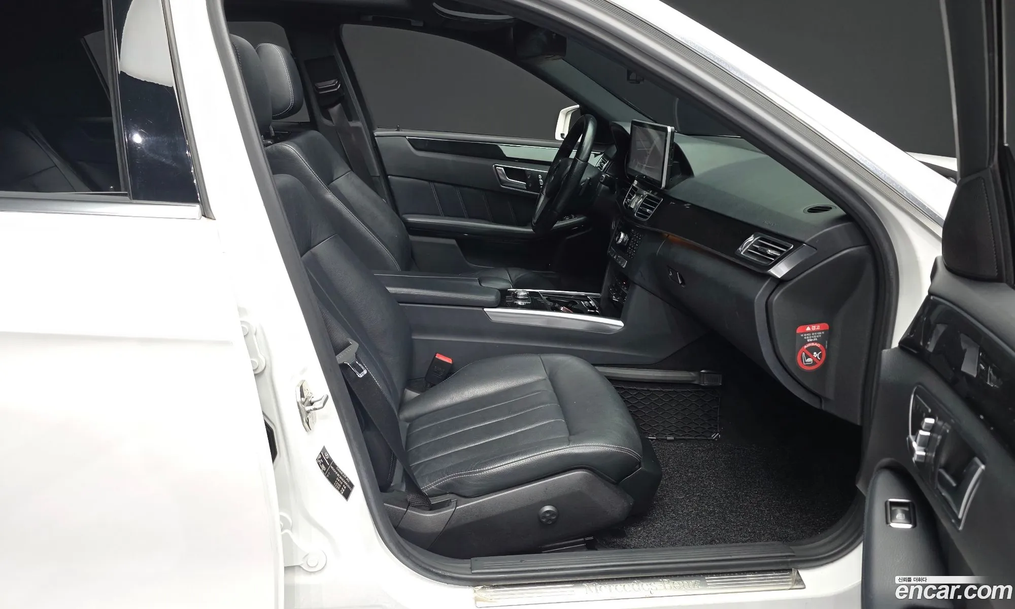 Mercedes-Benz E-Class W212 2013 WDDHF8CB5EA882593 — 2