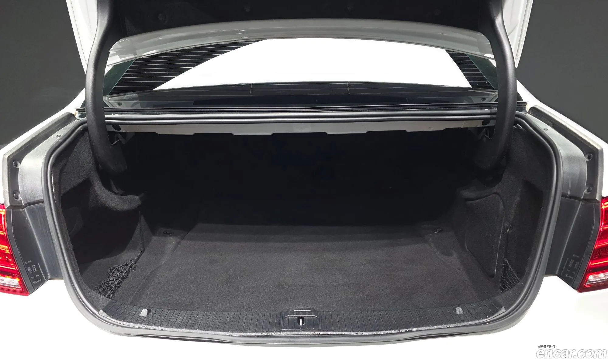 Mercedes-Benz E-Class W212 2013 WDDHF8CB5EA882593 — 6