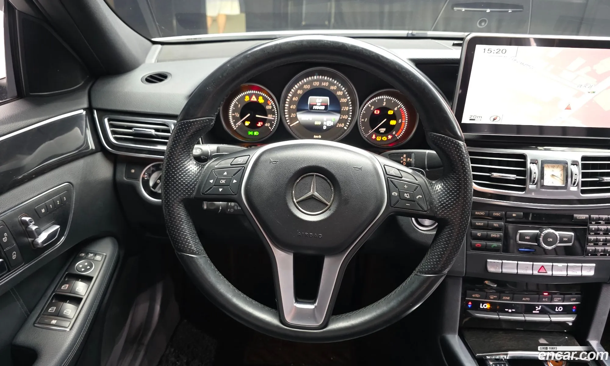 Mercedes-Benz E-Class W212 2013 WDDHF8CB5EA882593 — 11