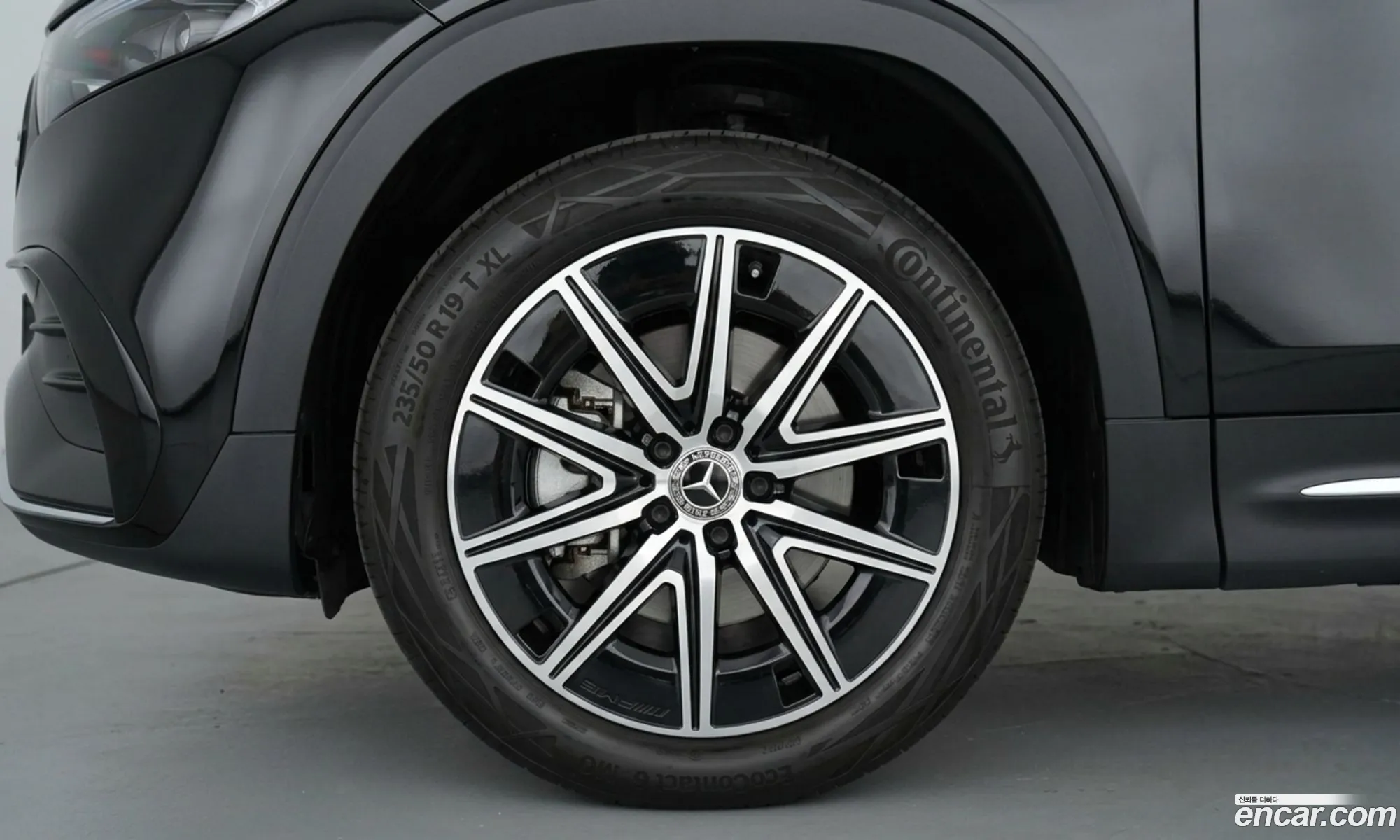 Mercedes-Benz EQB X243 2024 — 9