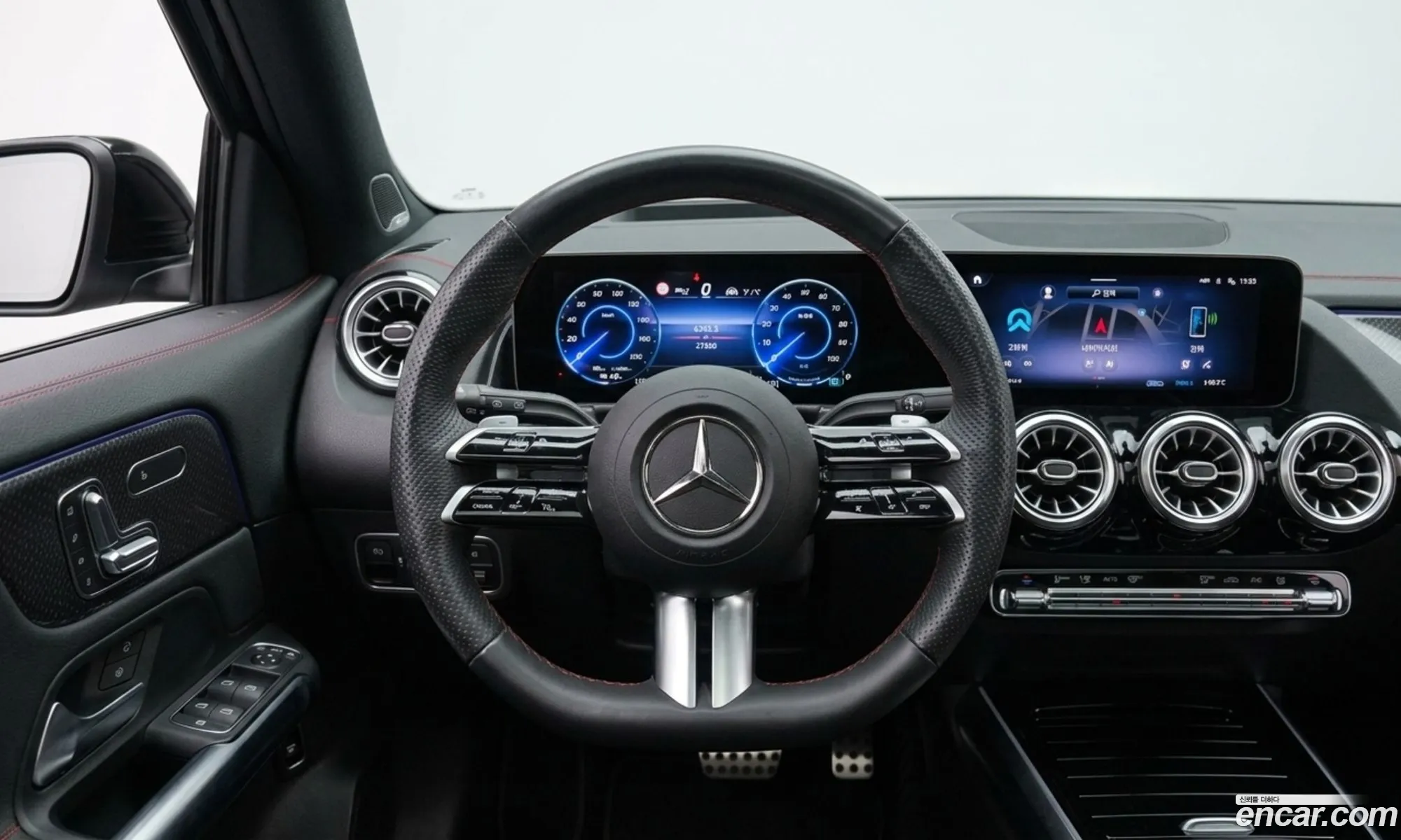 Mercedes-Benz EQB X243 2024 — 11