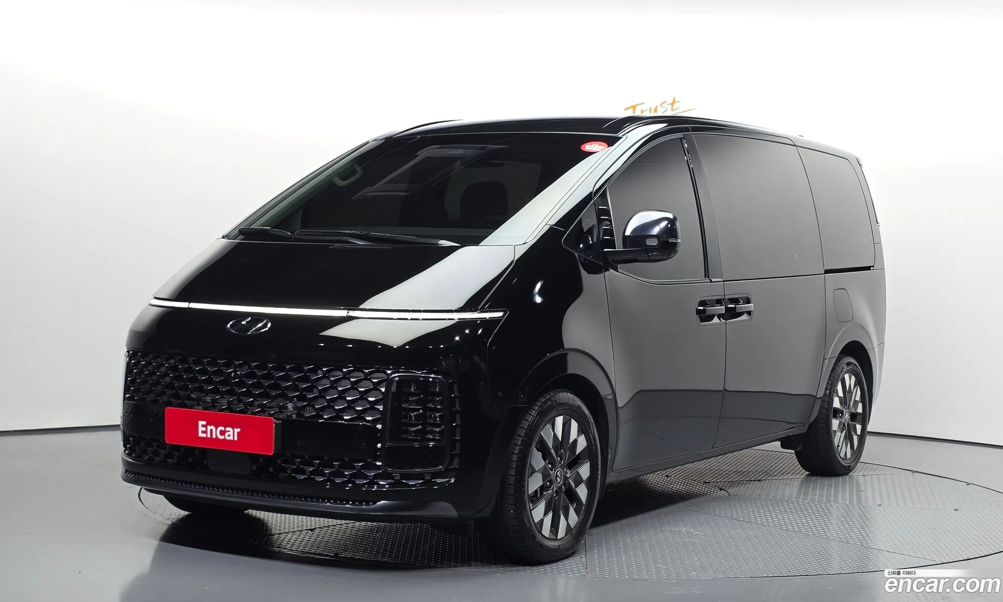 Hyundai Staria 2023 — 3