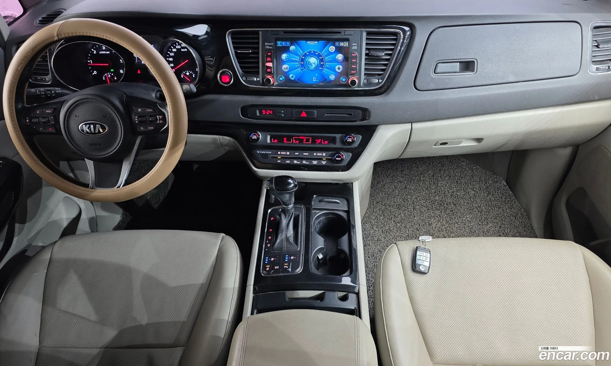 Kia Carnival 2015 — 3