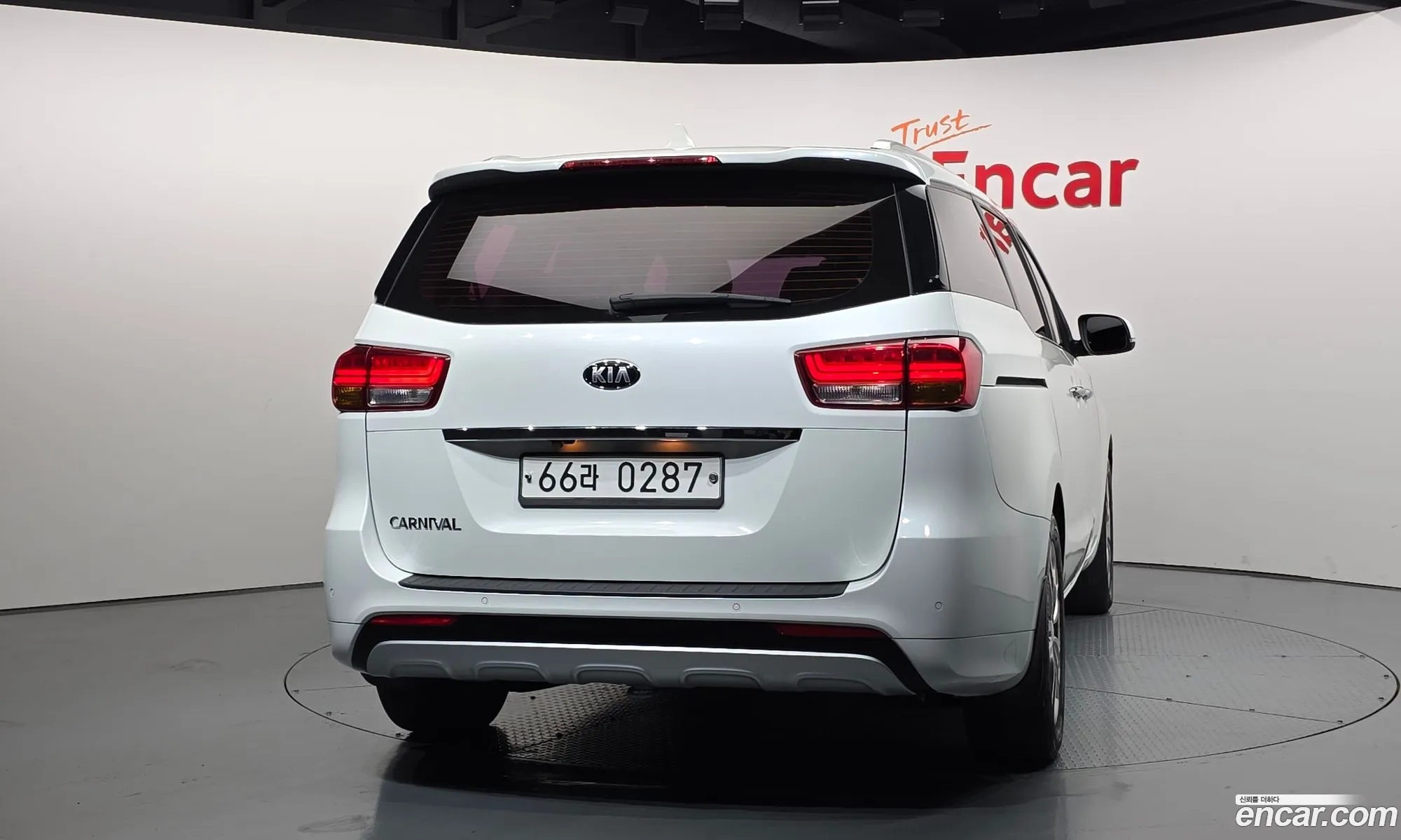 Kia Carnival 2015 — 2