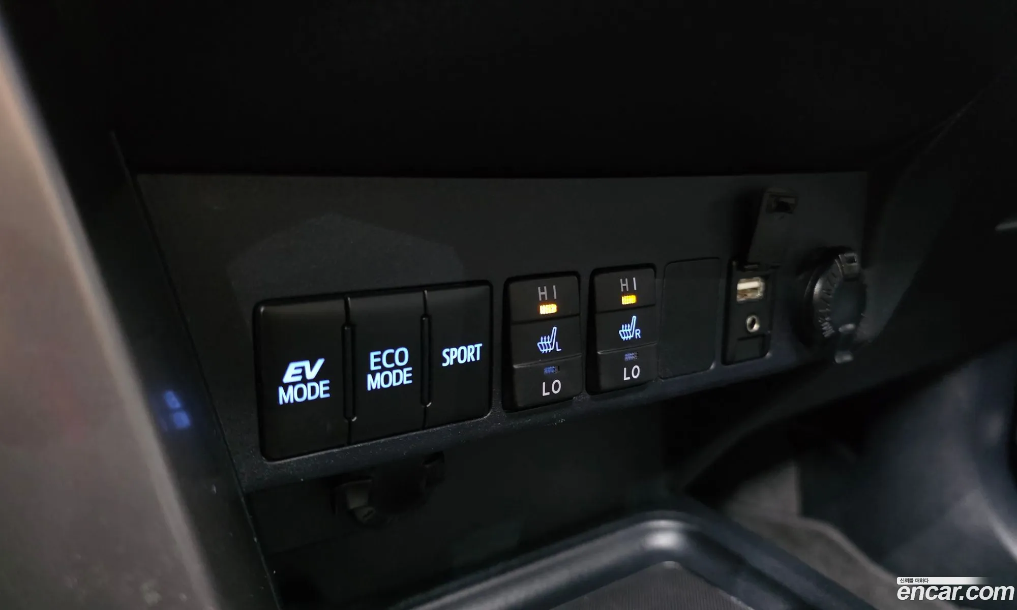 Toyota RAV4 2018 — 2