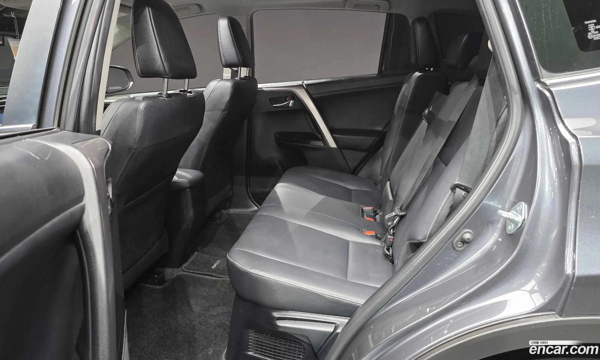 Toyota RAV4 2018 — 13