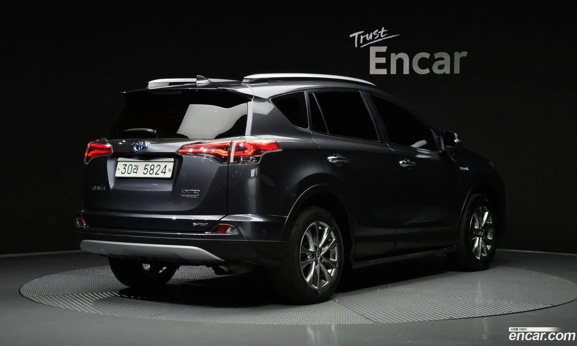 Toyota RAV4 2018 — 26