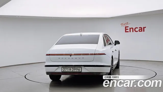 Hyundai Grandeur Hybrid 2024 — 3