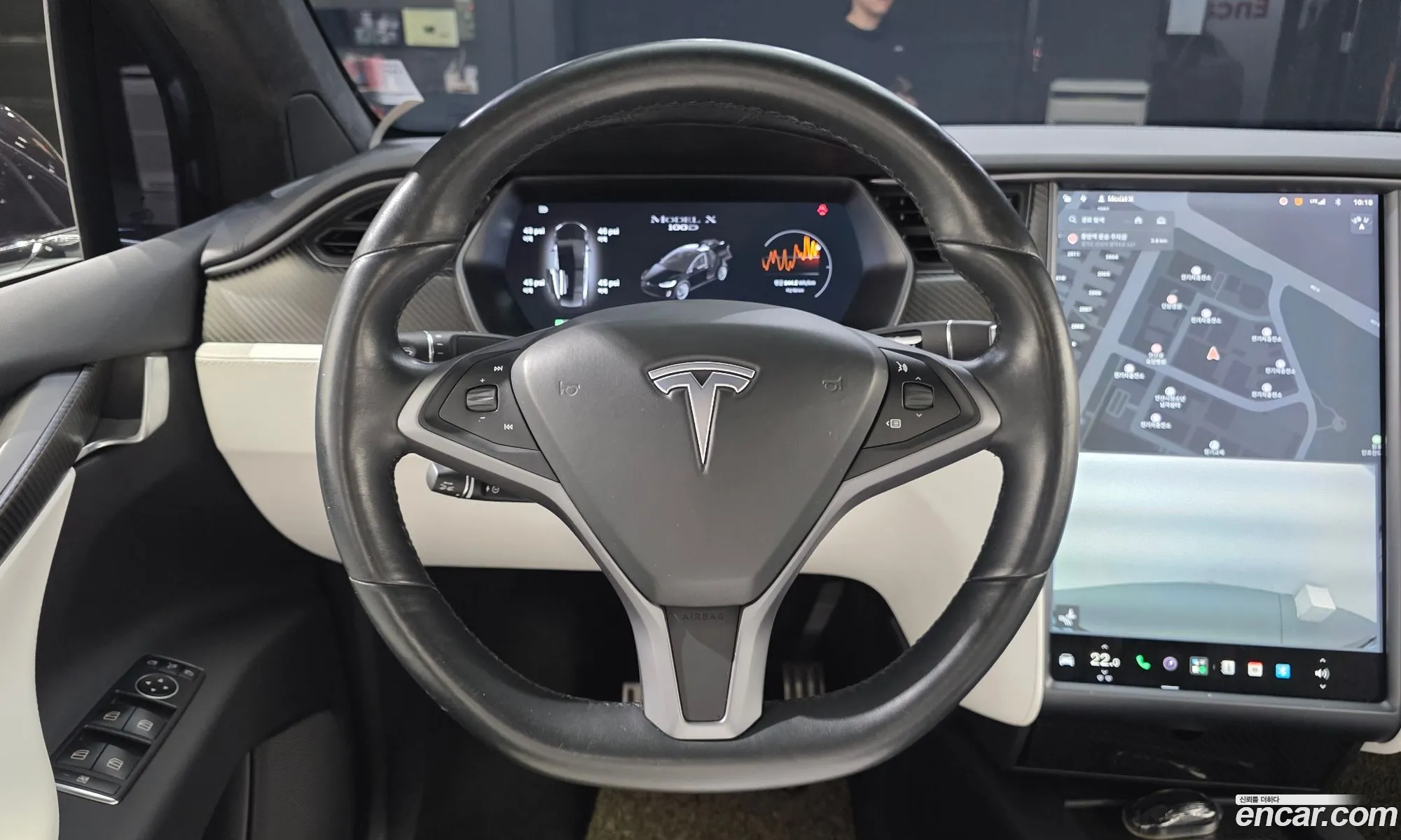 Tesla Model X 2018 5YJXCBE27JF126533 — 32