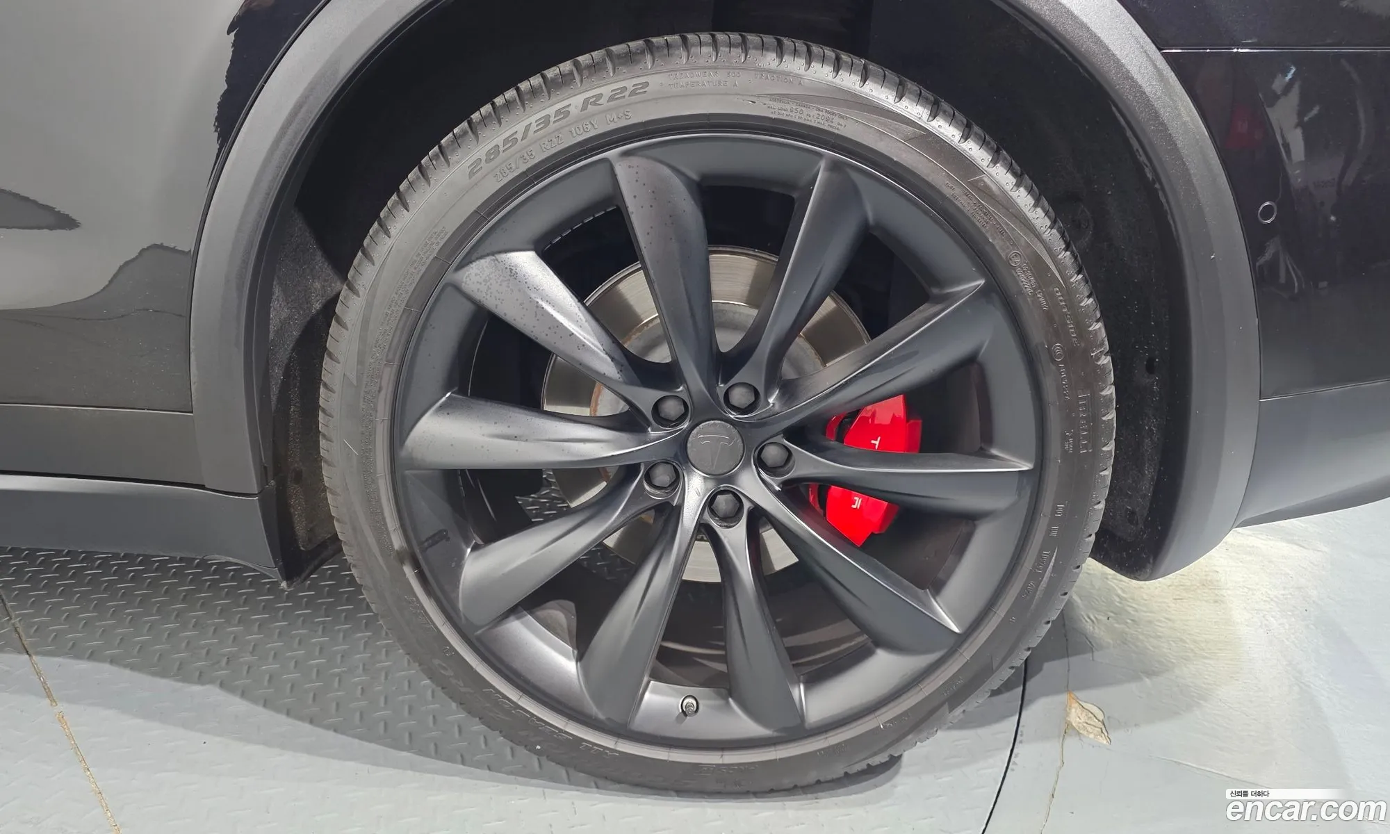 Tesla Model X 2018 5YJXCBE27JF126533 — 10