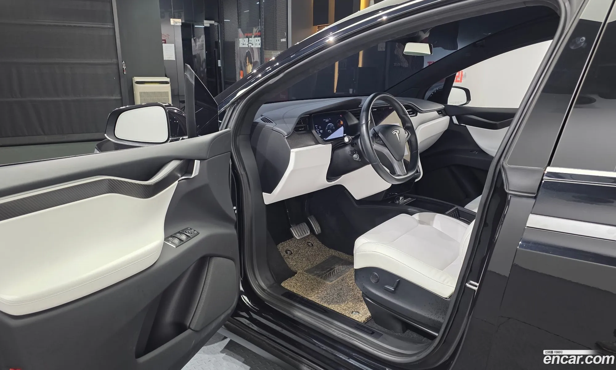 Tesla Model X 2018 5YJXCBE27JF126533 — 29