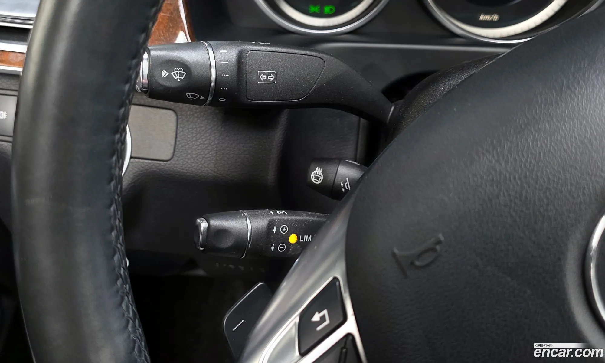 Mercedes-Benz E-Class W212 2015 WDDHF5FB8FB141537 — 9