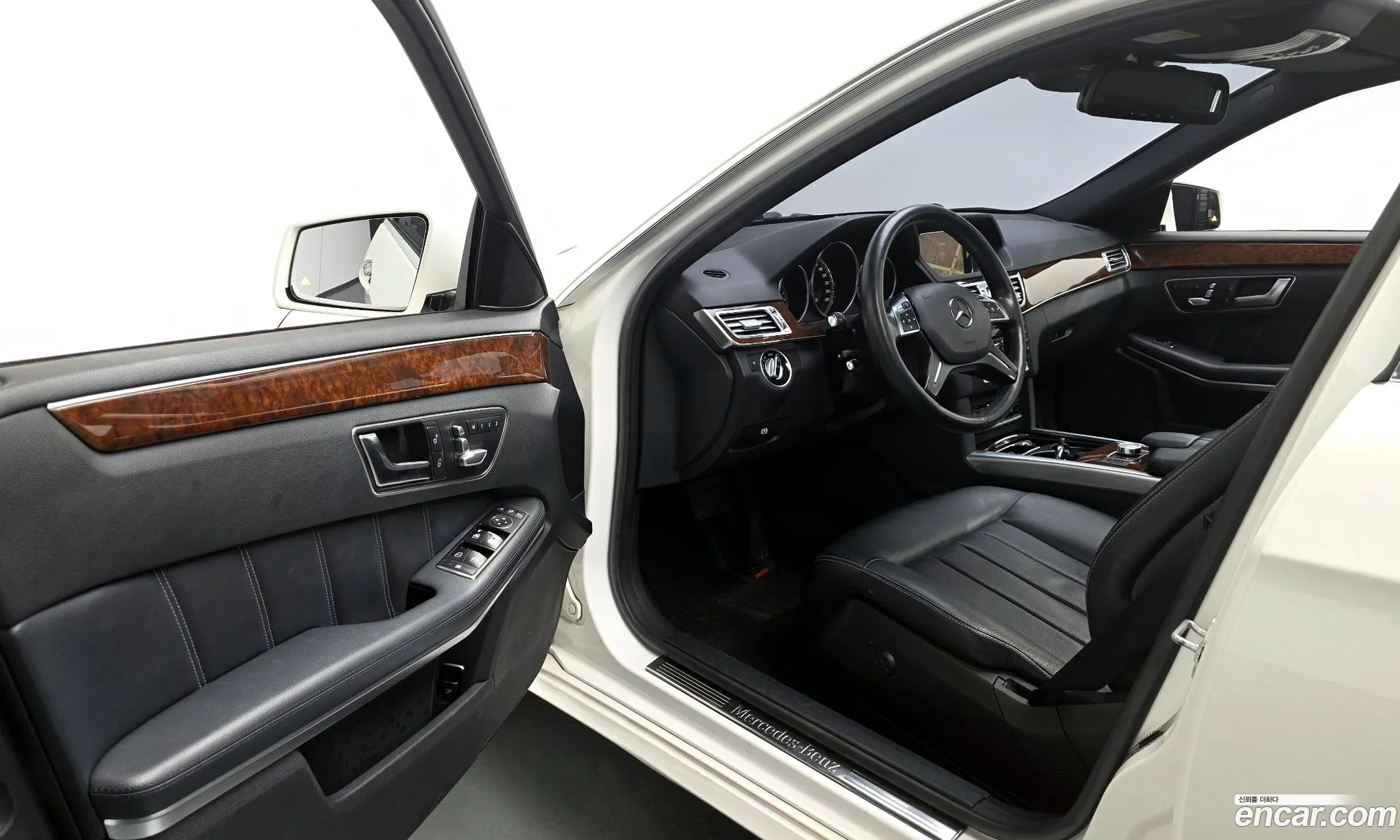Mercedes-Benz E-Class W212 2015 WDDHF5FB8FB141537 — 13