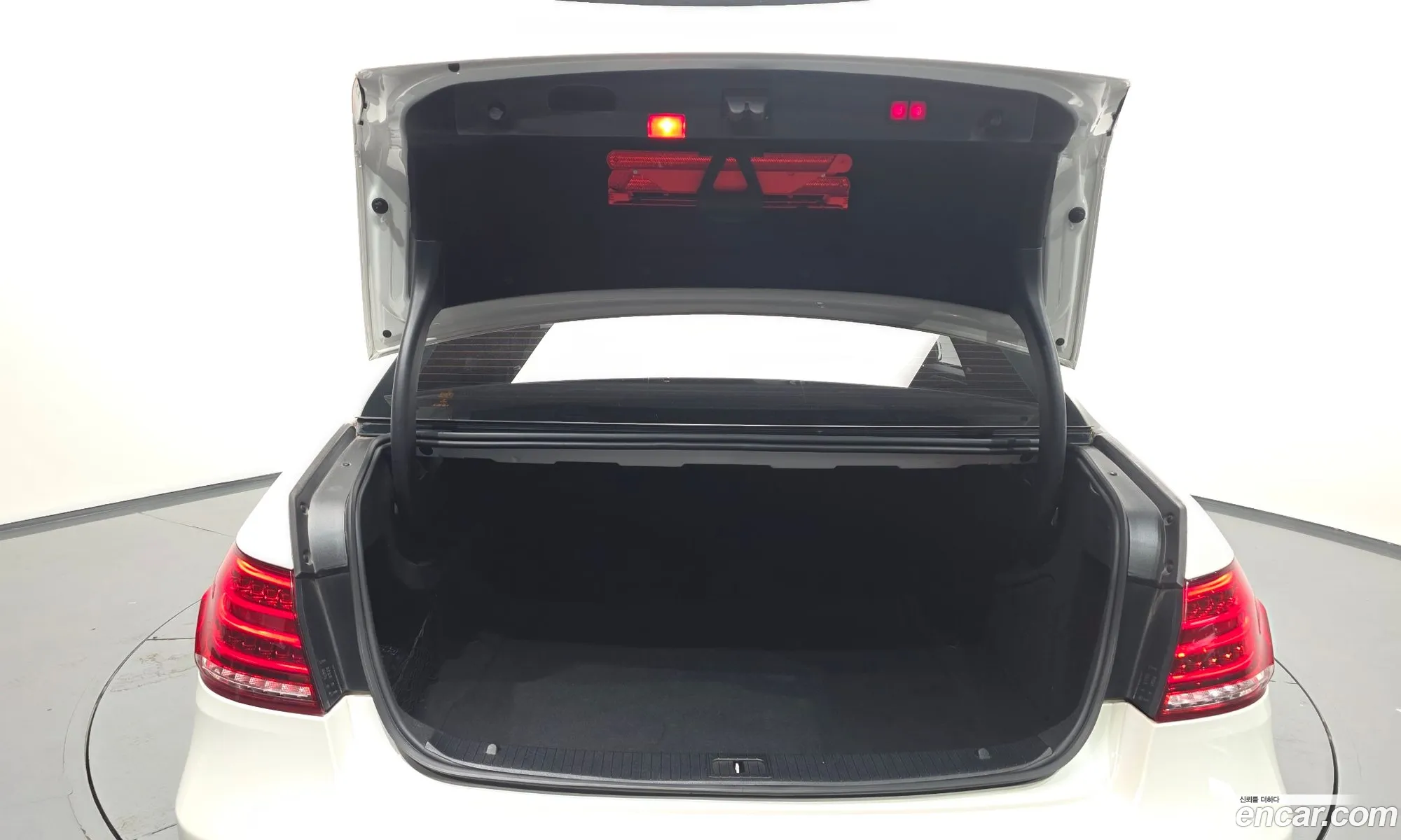 Mercedes-Benz E-Class W212 2015 WDDHF5FB8FB141537 — 18