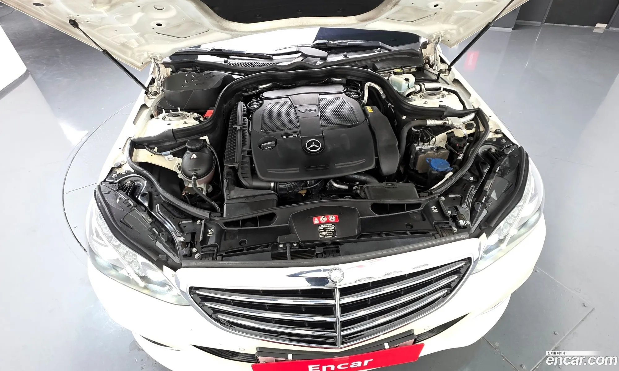 Mercedes-Benz E-Class W212 2015 WDDHF5FB8FB141537 — 12
