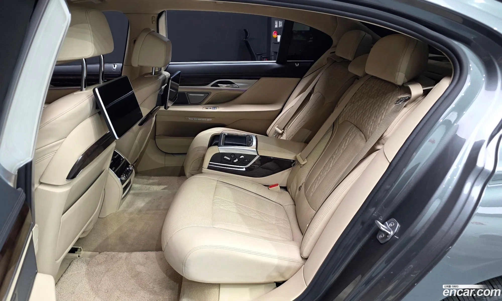 BMW 7 Series 2015 — 12