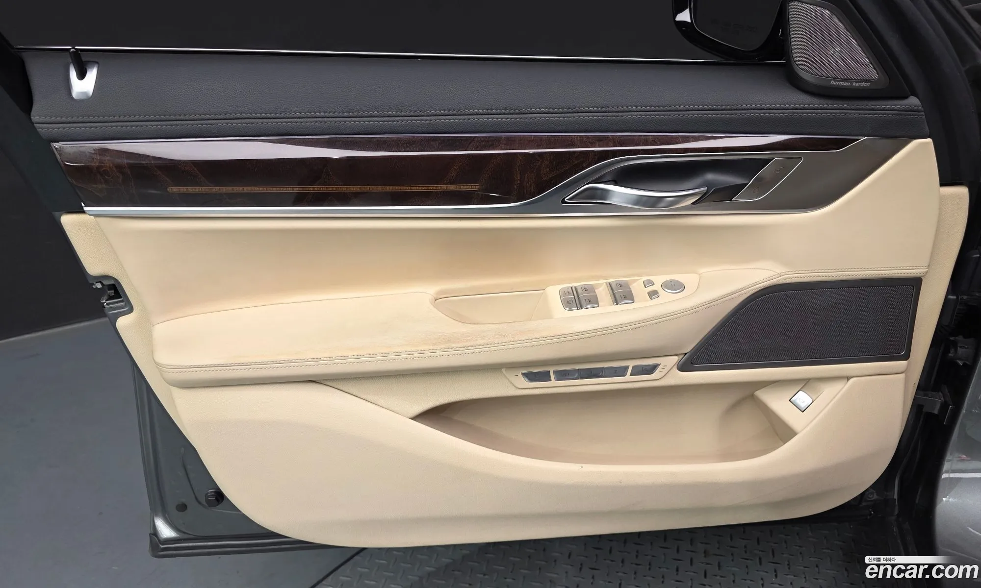 BMW 7 Series 2015 — 24