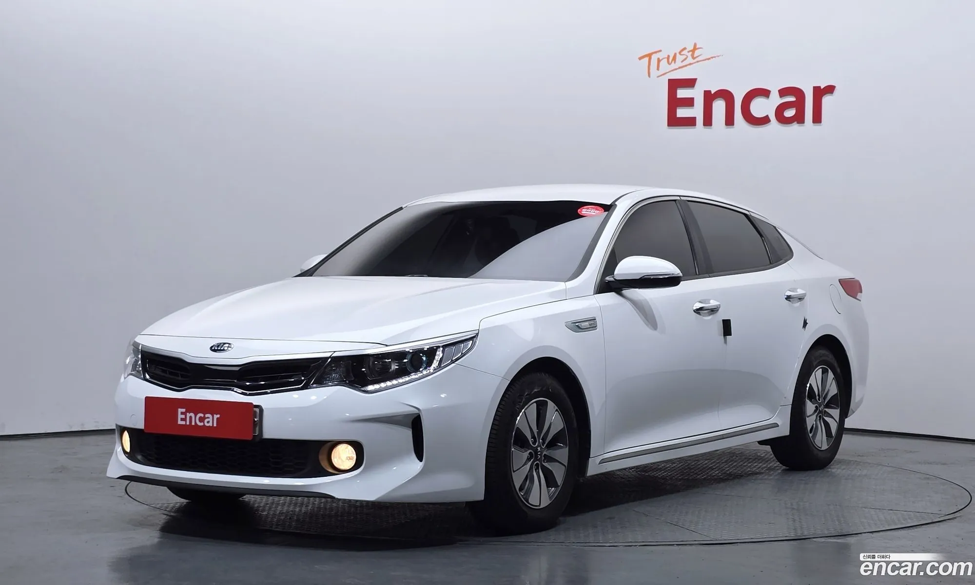 Kia K5 Hybrid 2016 — 2