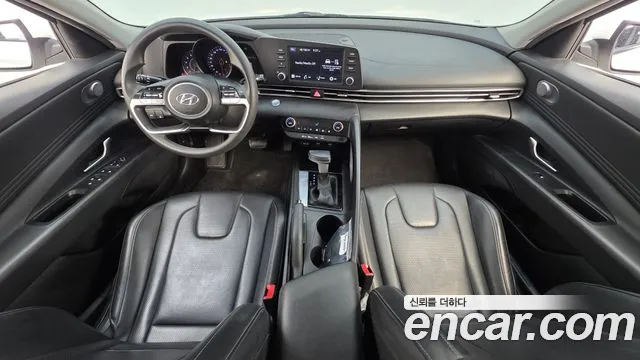 Hyundai Elantra 2022 — 4