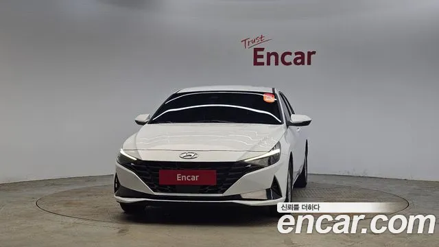 Hyundai Elantra 2022 — 2