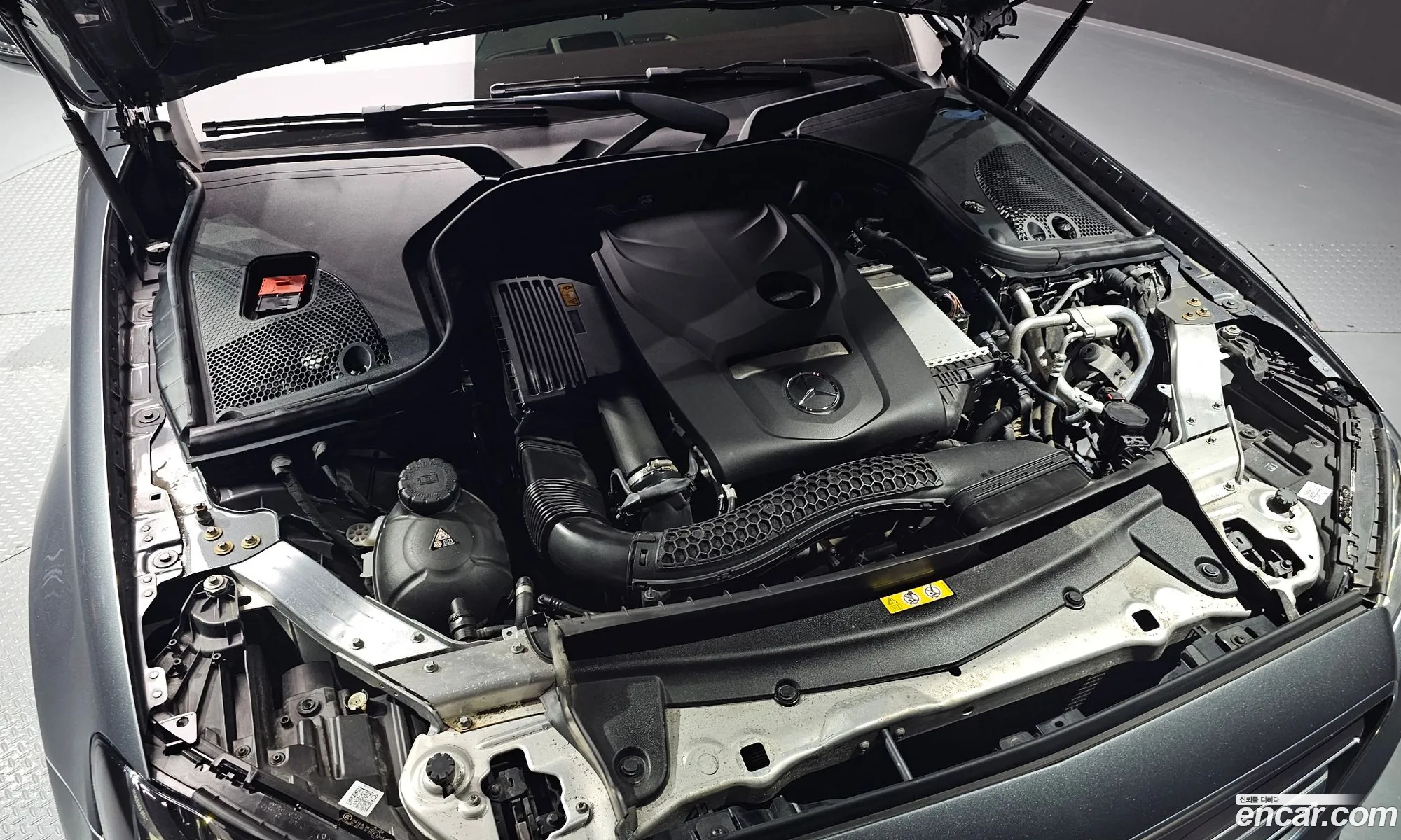 Mercedes-Benz E-Class W213 2018 — 33