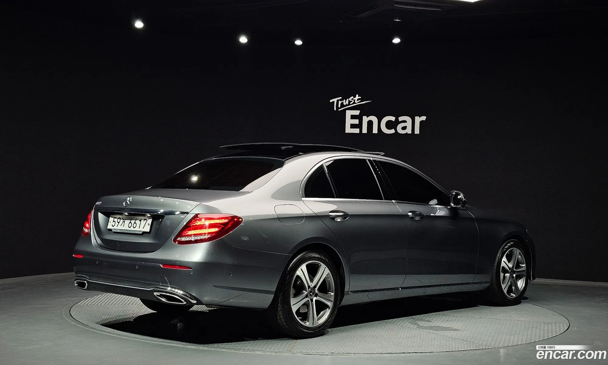 Mercedes-Benz E-Class W213 2018 — 30