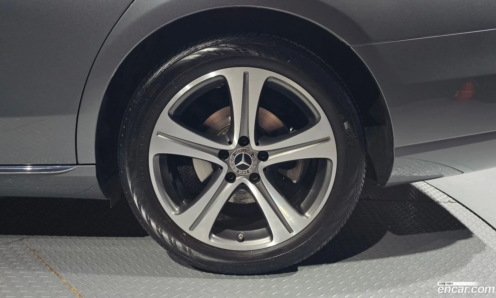 Mercedes-Benz E-Class W213 2018 — 17