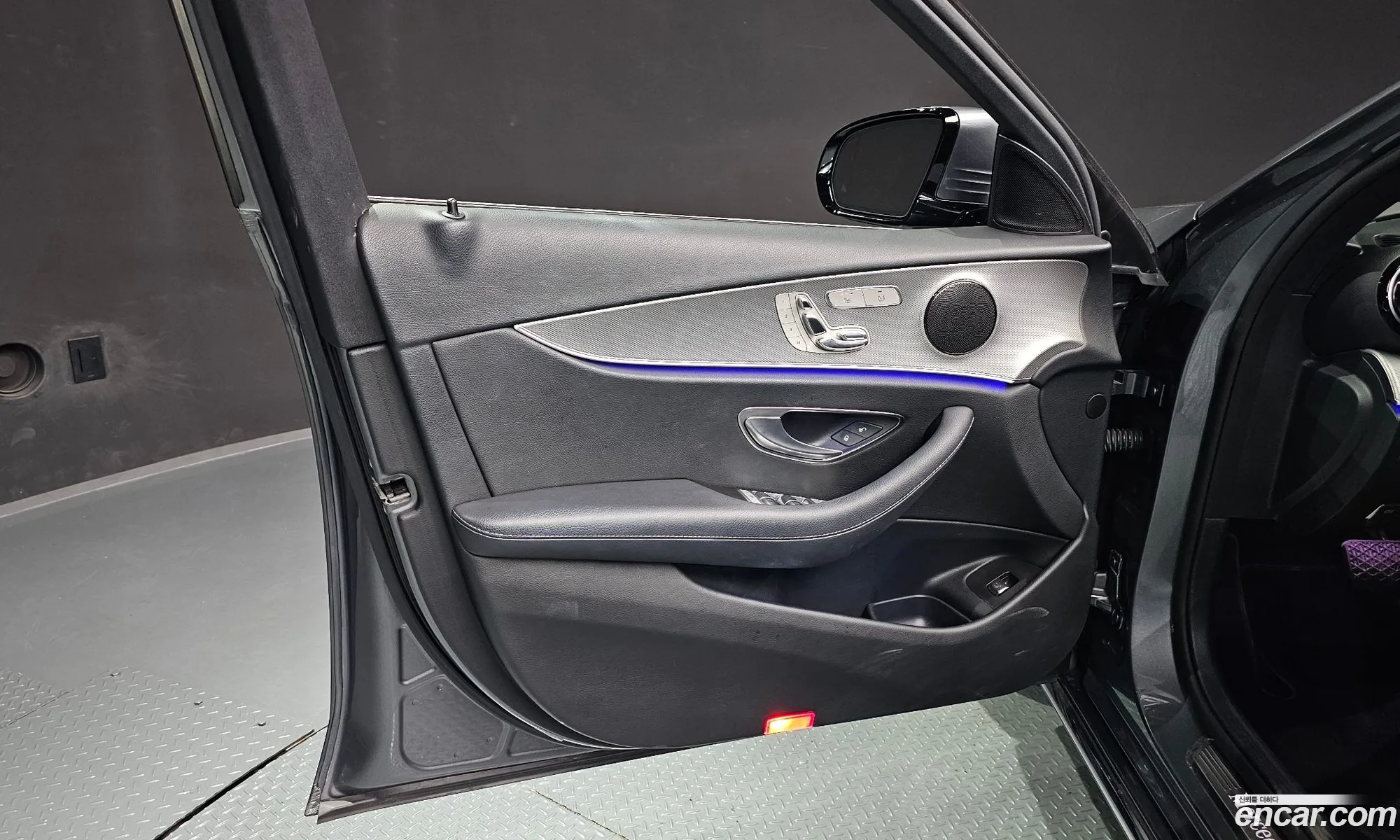 Mercedes-Benz E-Class W213 2018 — 21