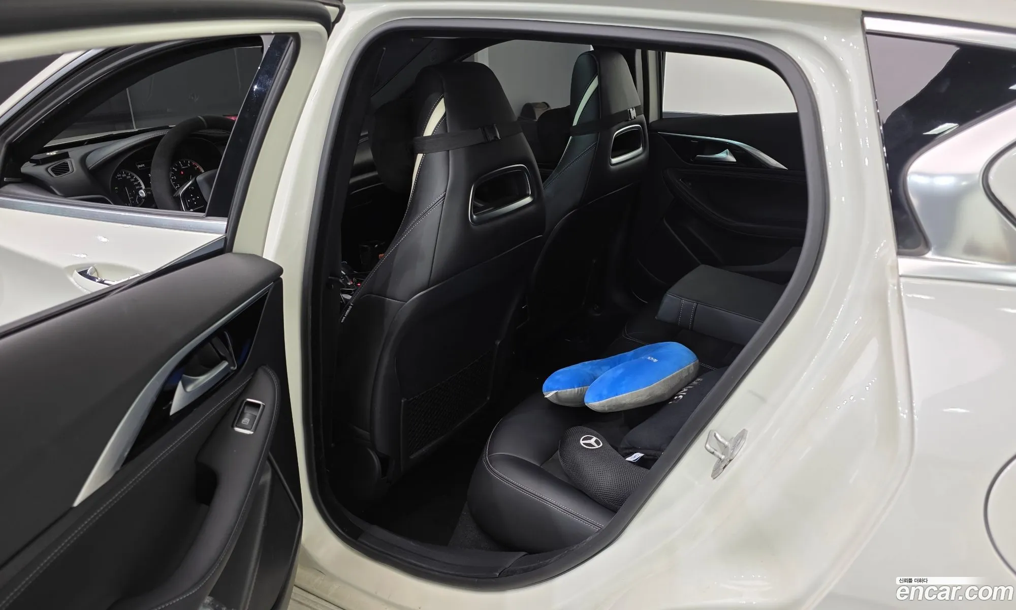 Infiniti Q30 2017 SJKCH53E6HA045392 — 6