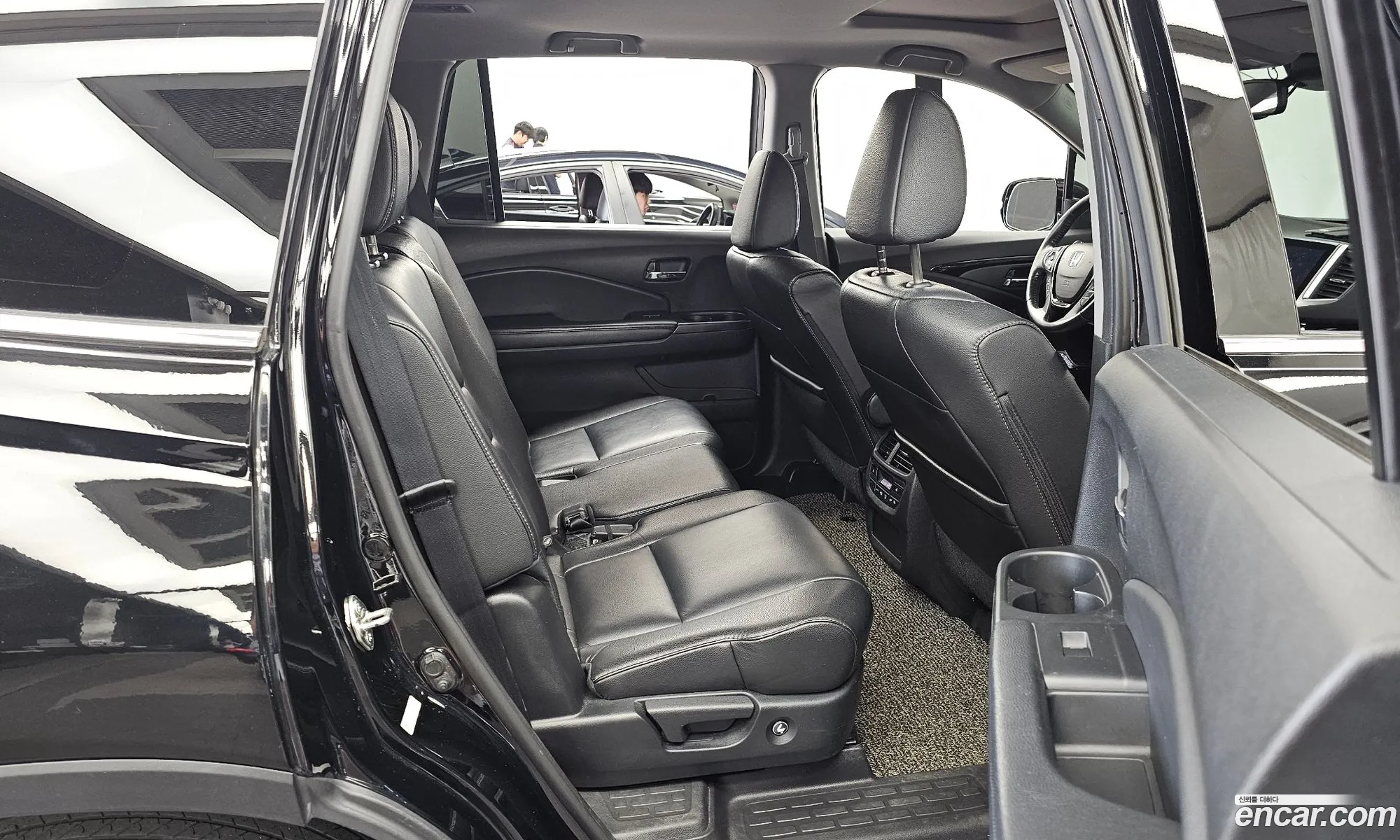 Honda Pilot 2016 5FNYF6850GB201740 — 16