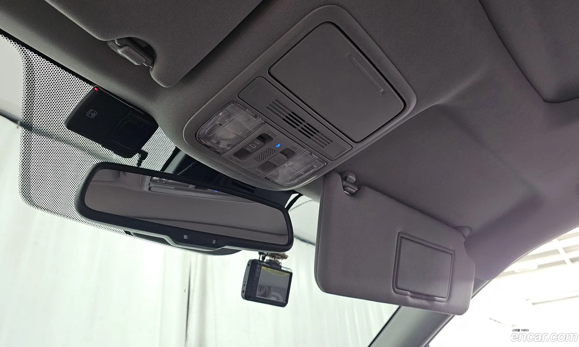 Honda Pilot 2016 5FNYF6850GB201740 — 19